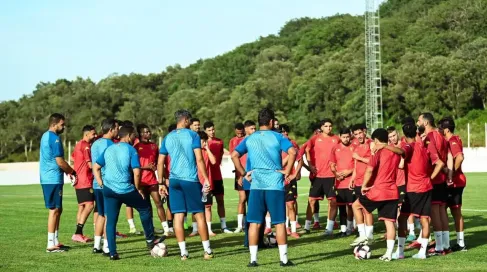 L’Espérance Sportive de Tunis débute son stage à Aïn Draham en vue de la saison 2025–2026
