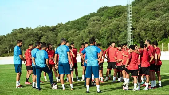 L’Espérance Sportive de Tunis débute son stage à Aïn Draham en vue de la saison 2025–2026